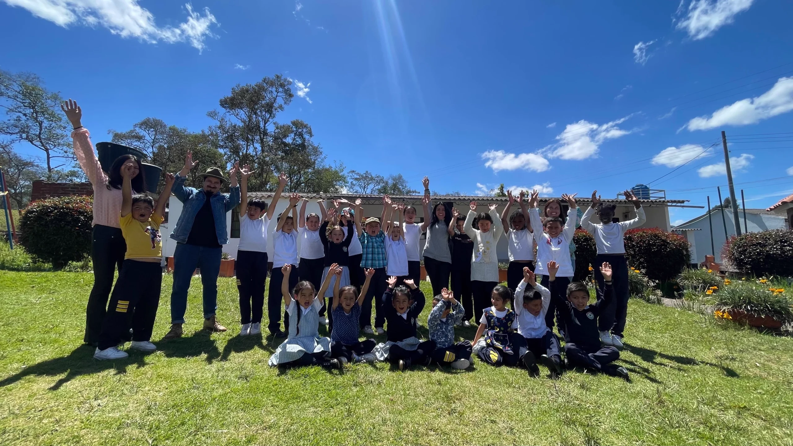 Jóvenes del programa Guardianes del Páramo en una jornada formativa en el Páramo de Chingaza